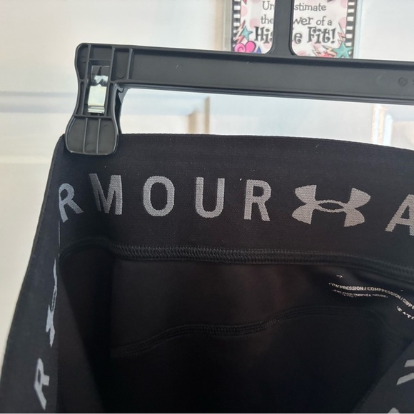 Under Armour Compression Leggings | Women’s Small Black HeatGear - Picture 6 of 7